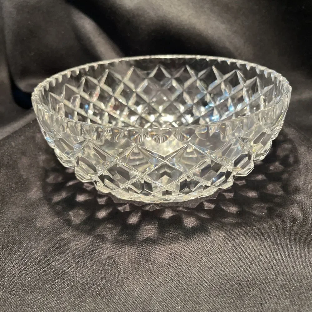 Beautiful Vintage Cut Crystal Round Centerpiece Bowl Heavy Glass 7” D X 3” T